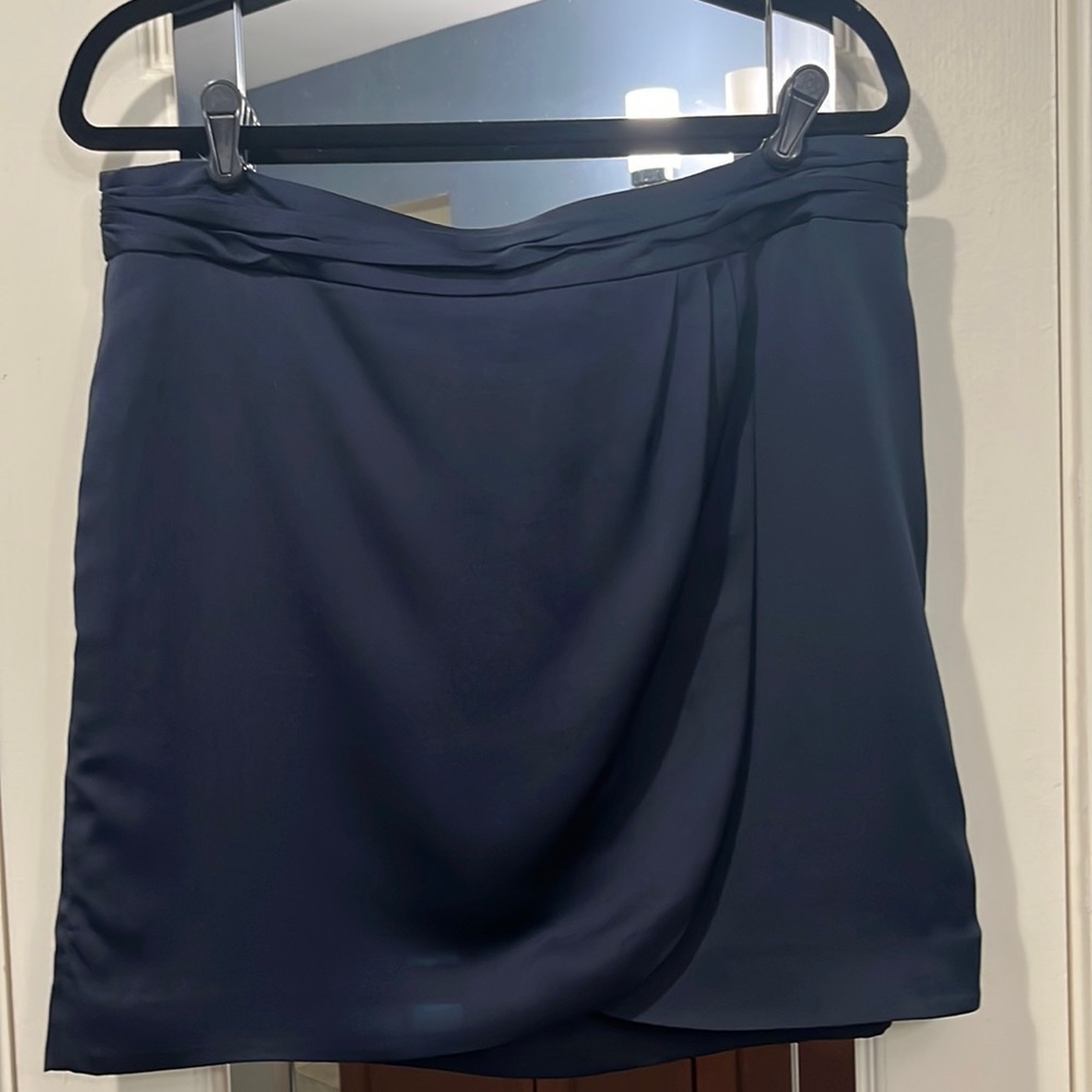 Size 12 Banana Republic navy above knee skirt